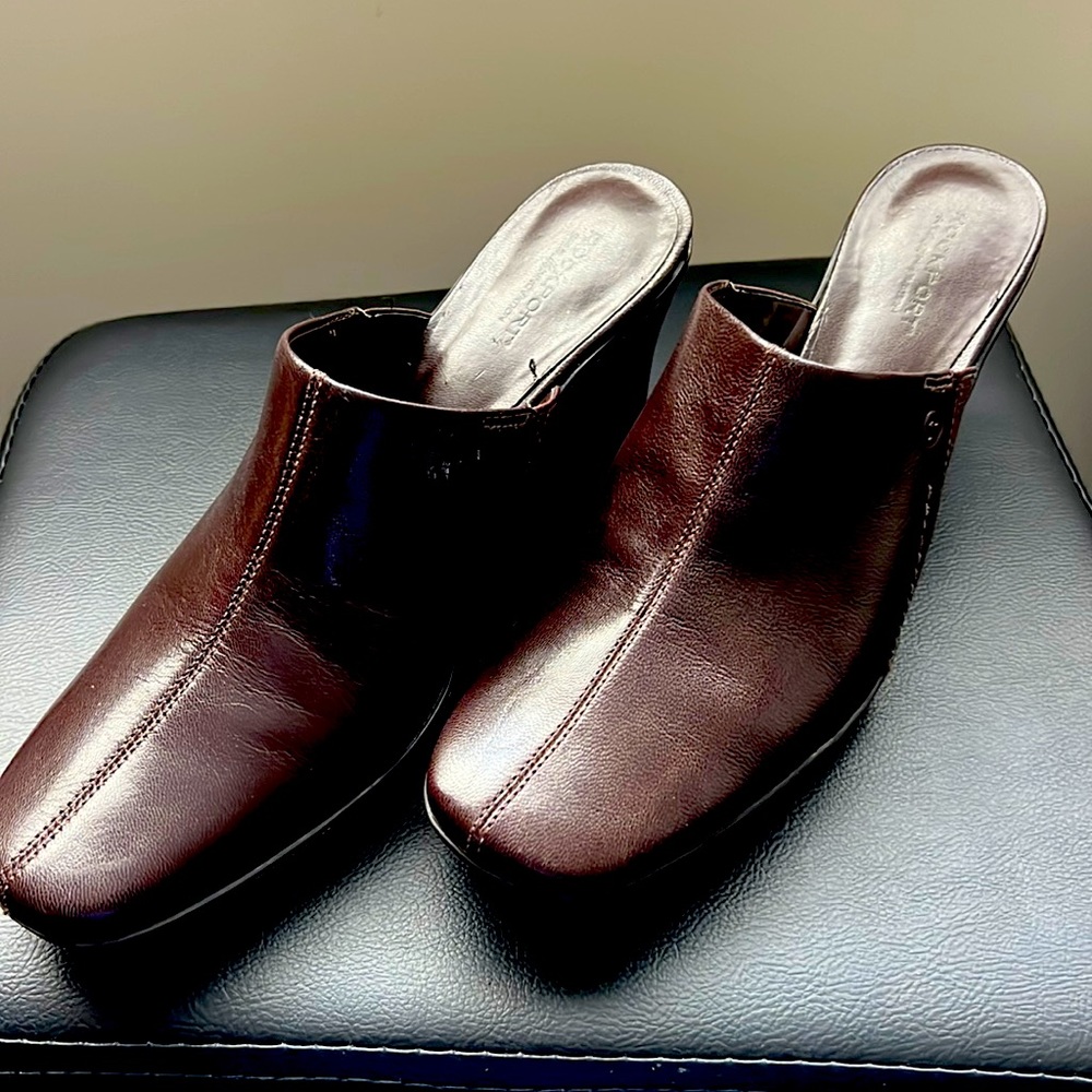 Rockport Mules
